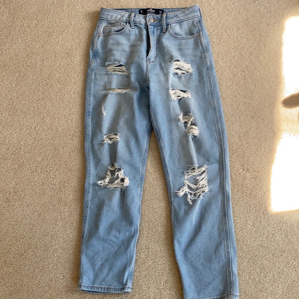Hollister light wash denim cute jeans!